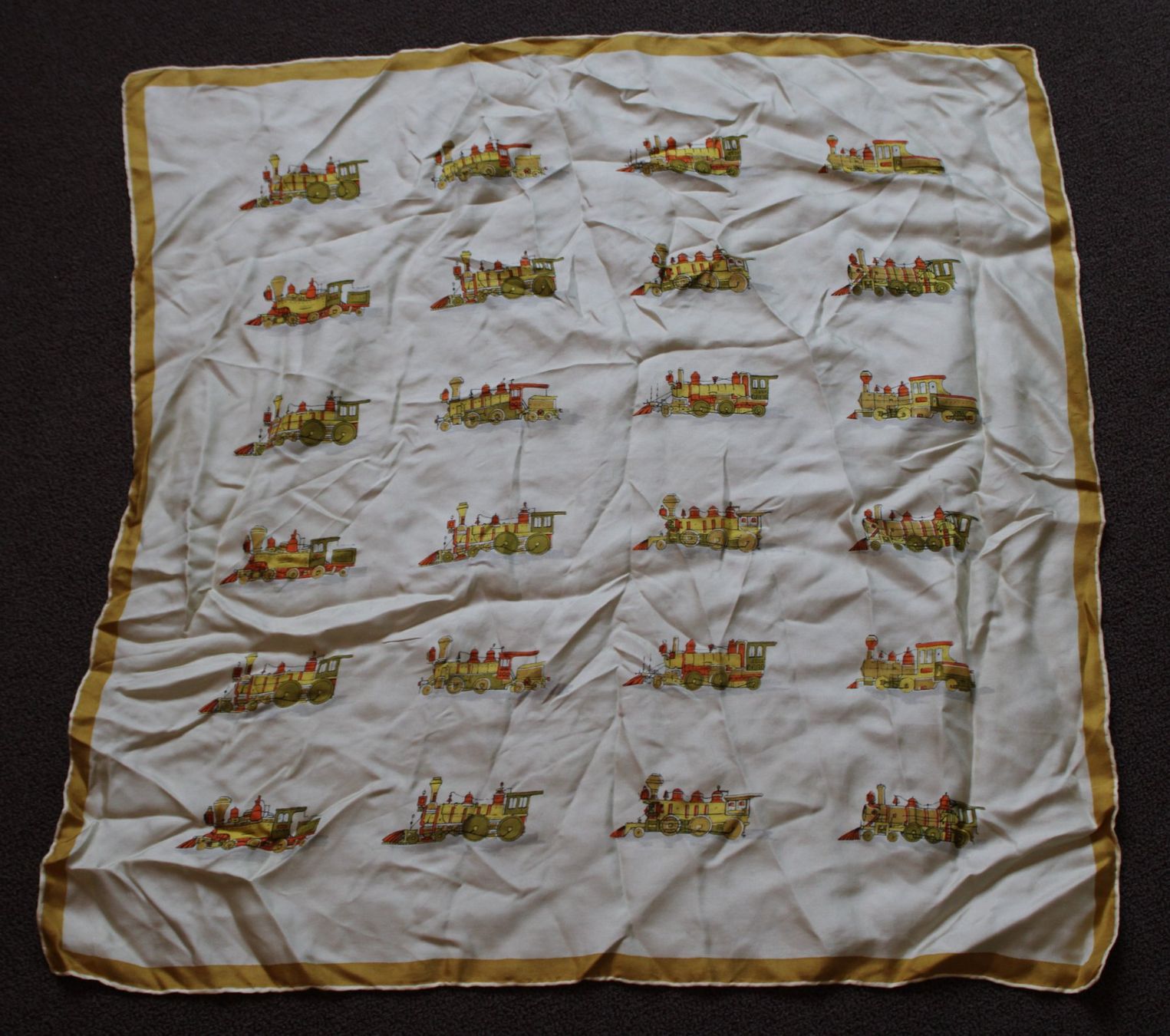Foulard & Sciarpe: Foulard – Usato da Schaan venduto da antikes_und_kurioses 1