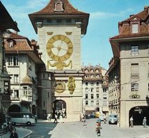BERN Zeitglockenturm - Auto, VW-Bus