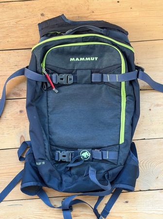 Mammut Flip 18 Skitourenrucksack dunkelblau / ski backpack