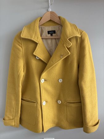 A.P.C. Jacke gelb, Wolle, 38 mit Rissen am Innenfutter