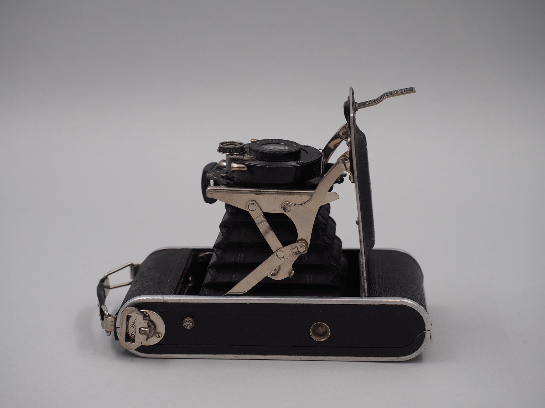 Ihagee Fotocamera: IHAGEE Auto Ultrix Analog (7911IW) – Usato da Zürich venduto da fundsachenverkauf 2