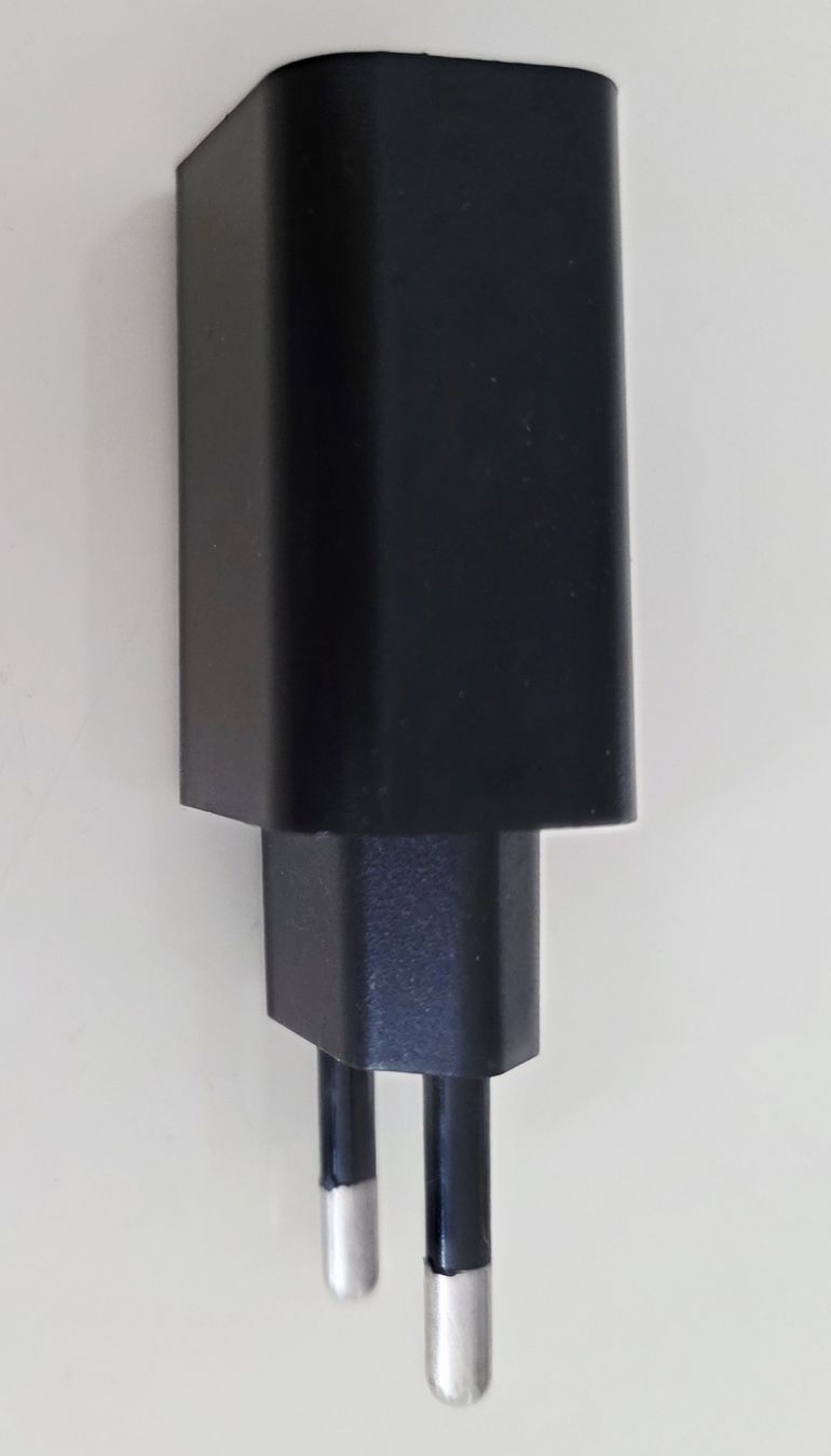Accus & piles: USB Ladeadapter 220 volt neu – Neuf (Voir description) à wetzikon par Bestedienste 2