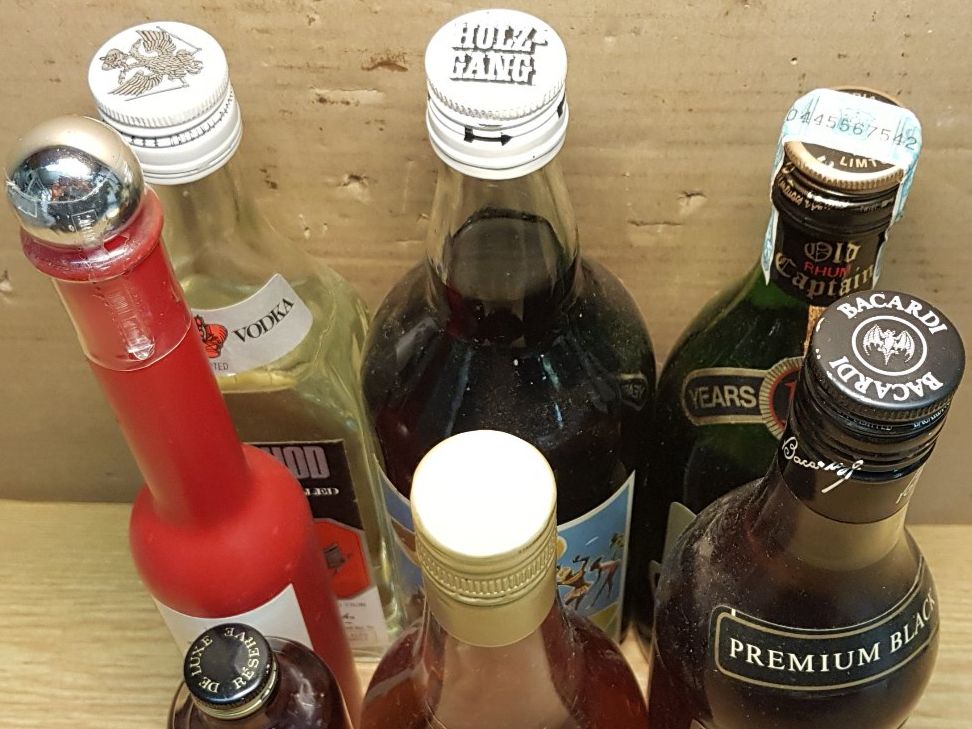 Spirituosen: 7 Fl. Destillate: Rhum/ Marc/ Vodka/ Kirsch. #1888 – Neu (gemäss Beschreibung) aus Schöftland von Topdeal4 7