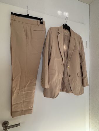 Eleganter beiger Anzug - Michael Kors US 4