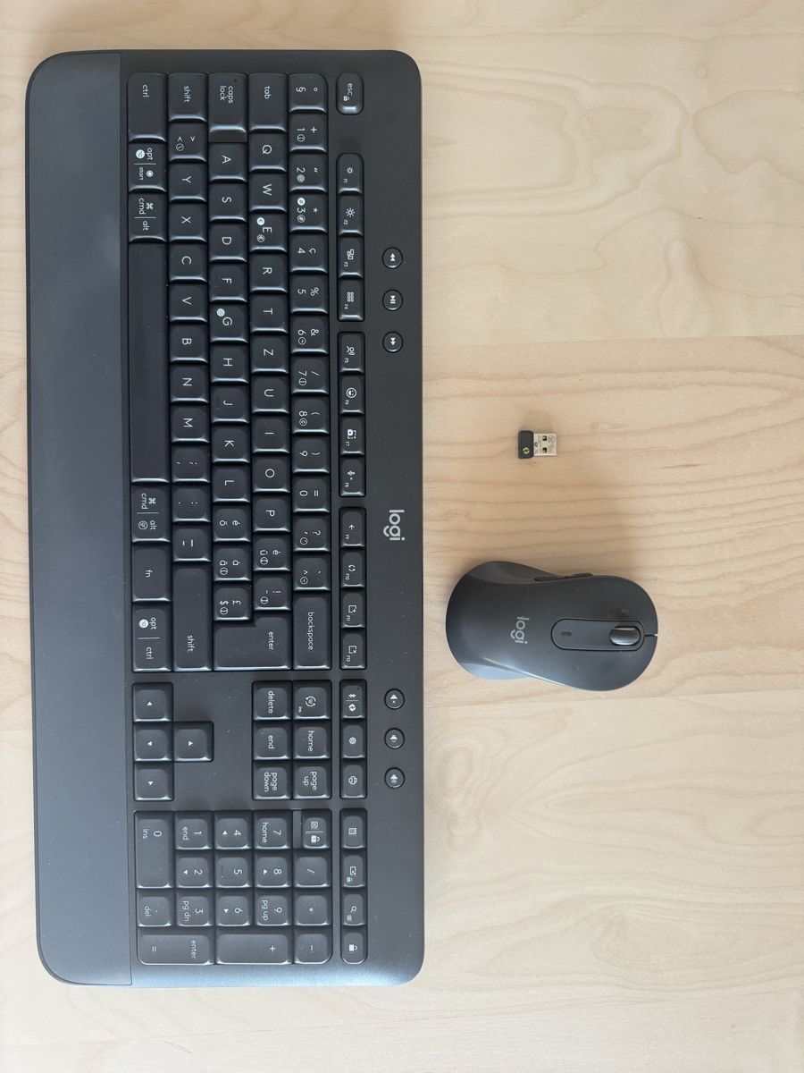 Logitech Claviers: Logitech Wireless Keyboard and Mouse Combo – D'occasion à Liestal par ind_km9z 1