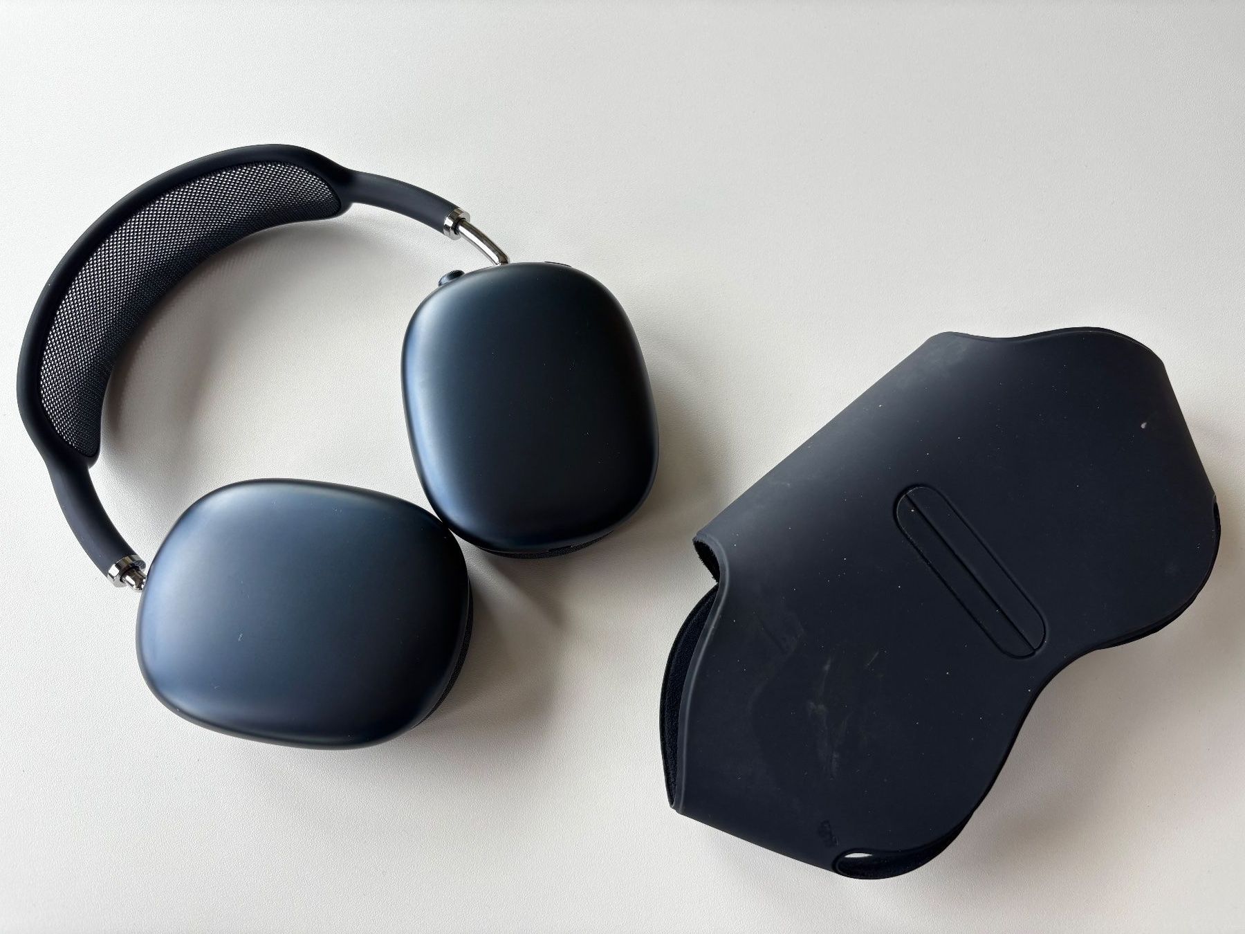 Apple Cuffie: Apple AirPods Max Kopfhörer dunkelgrau mit Hülle – Usato da Frauenfeld venduto da Staatsanwaltschaft 1