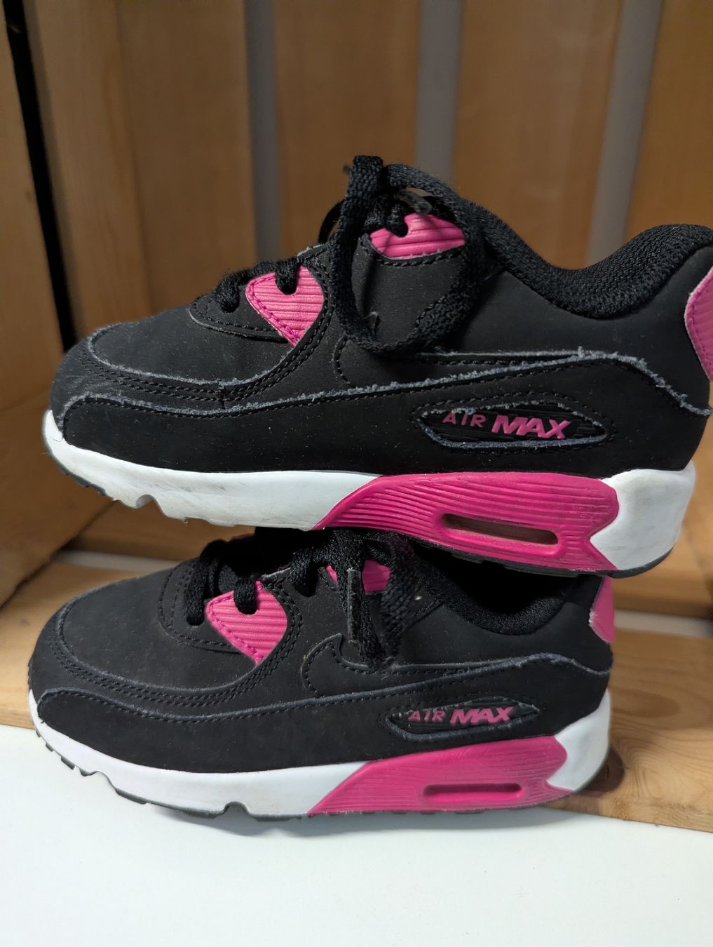 Nike Chaussures filles: Nike Air max Grösse 26 – D'occasion à Wallisellen par Taurusit 1