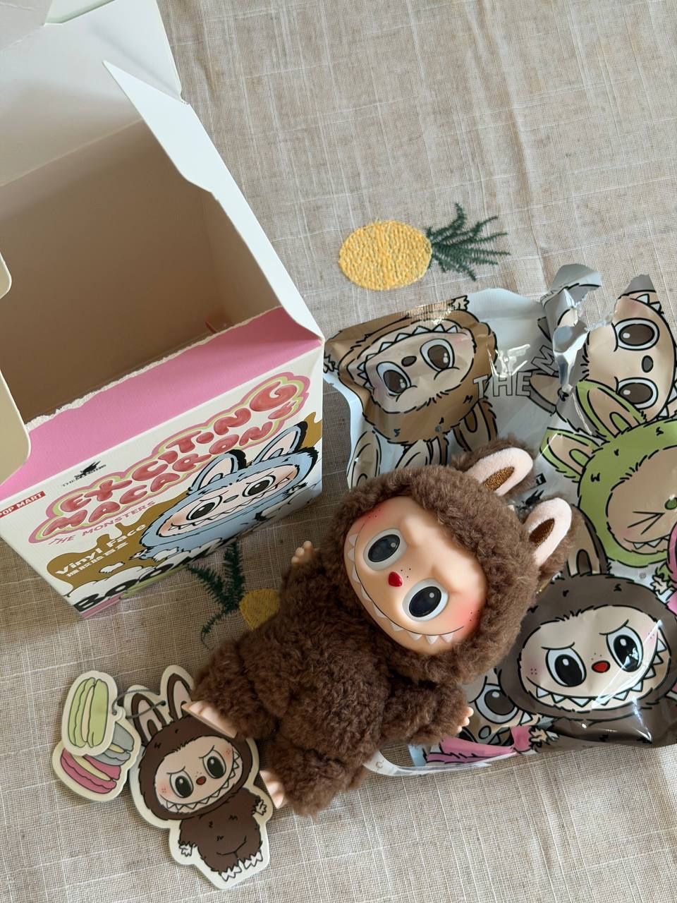 Pop Mart Spielzeuge: Labubu Exciting Macaron Secret Chestnut Cocoa – Neu und originalverpackt aus Lausanne von randomWalk 2