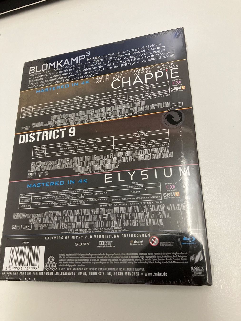 Tutti i DVDs: Blomkamp³ - District 9 / Chappie / Elysium Digibook, neu – Usato da Arbon venduto da Sugofresser 1