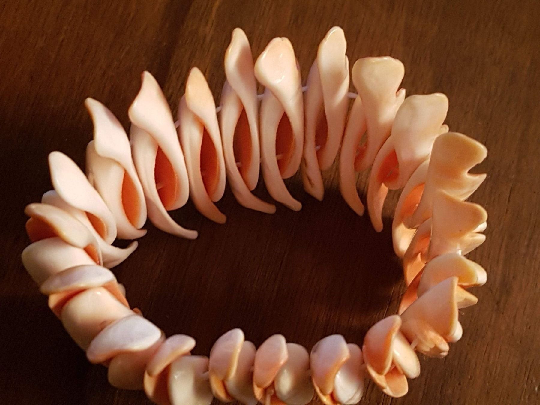 Armbänder & -reifen: Armband Muschel lachs beige – Gebraucht aus Ettingen von Maranathatalitha 2