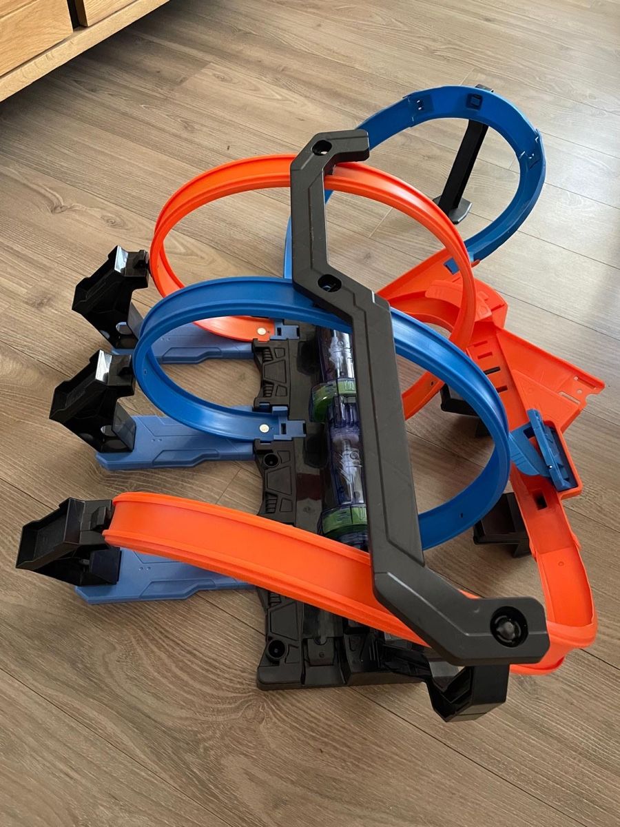 Hot Wheels Piste: Circuit Hot Wheels Action cascades loopings et barils – Usato da Sierre venduto da Ruyfigas 4