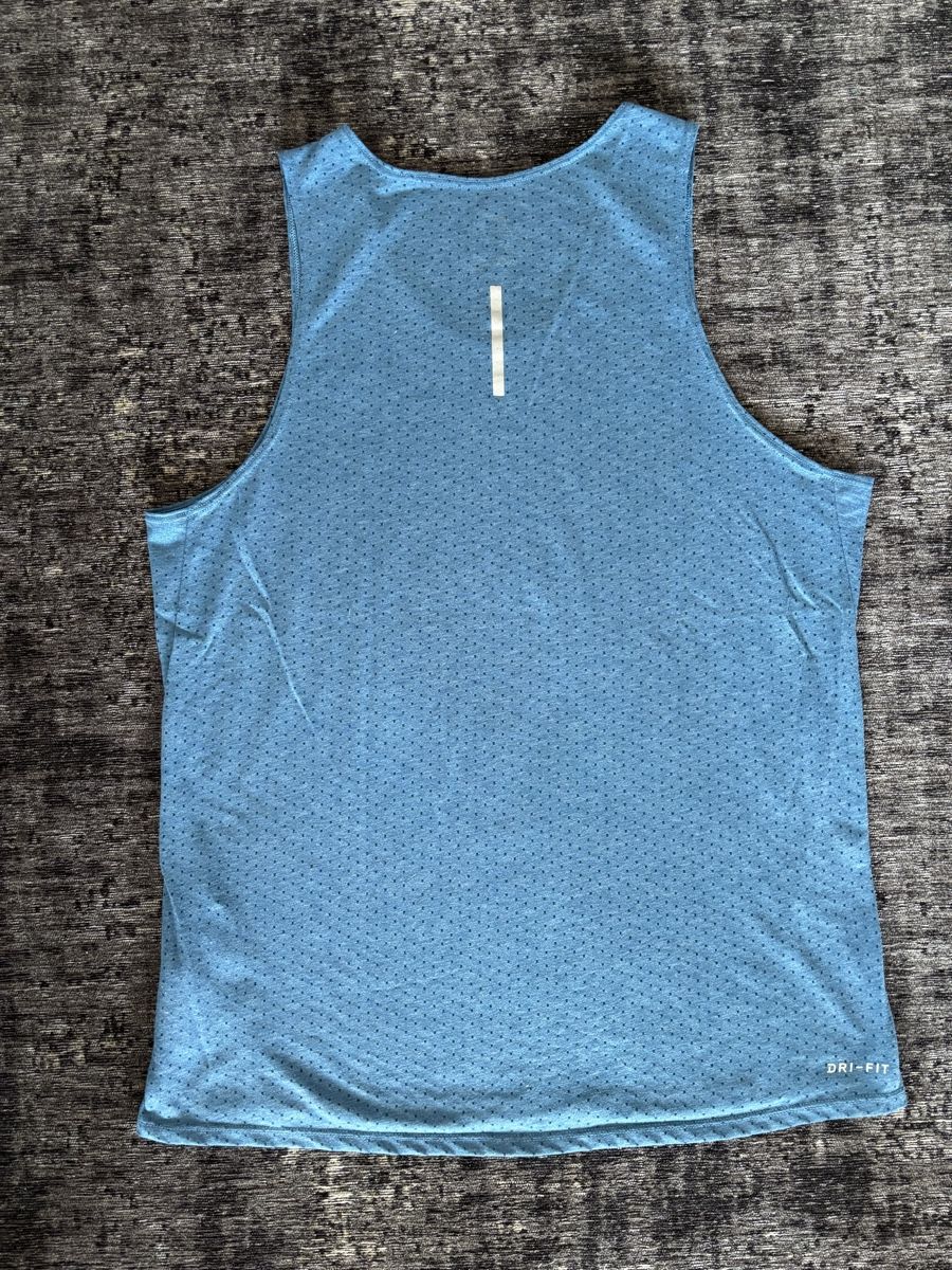 Nike T-shirt: Débardeurs Nike  – Usato da Conthey venduto da deb_29ww 5