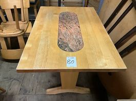 Schöner Holztisch mit Granit, Esstisch, Gastrotisch