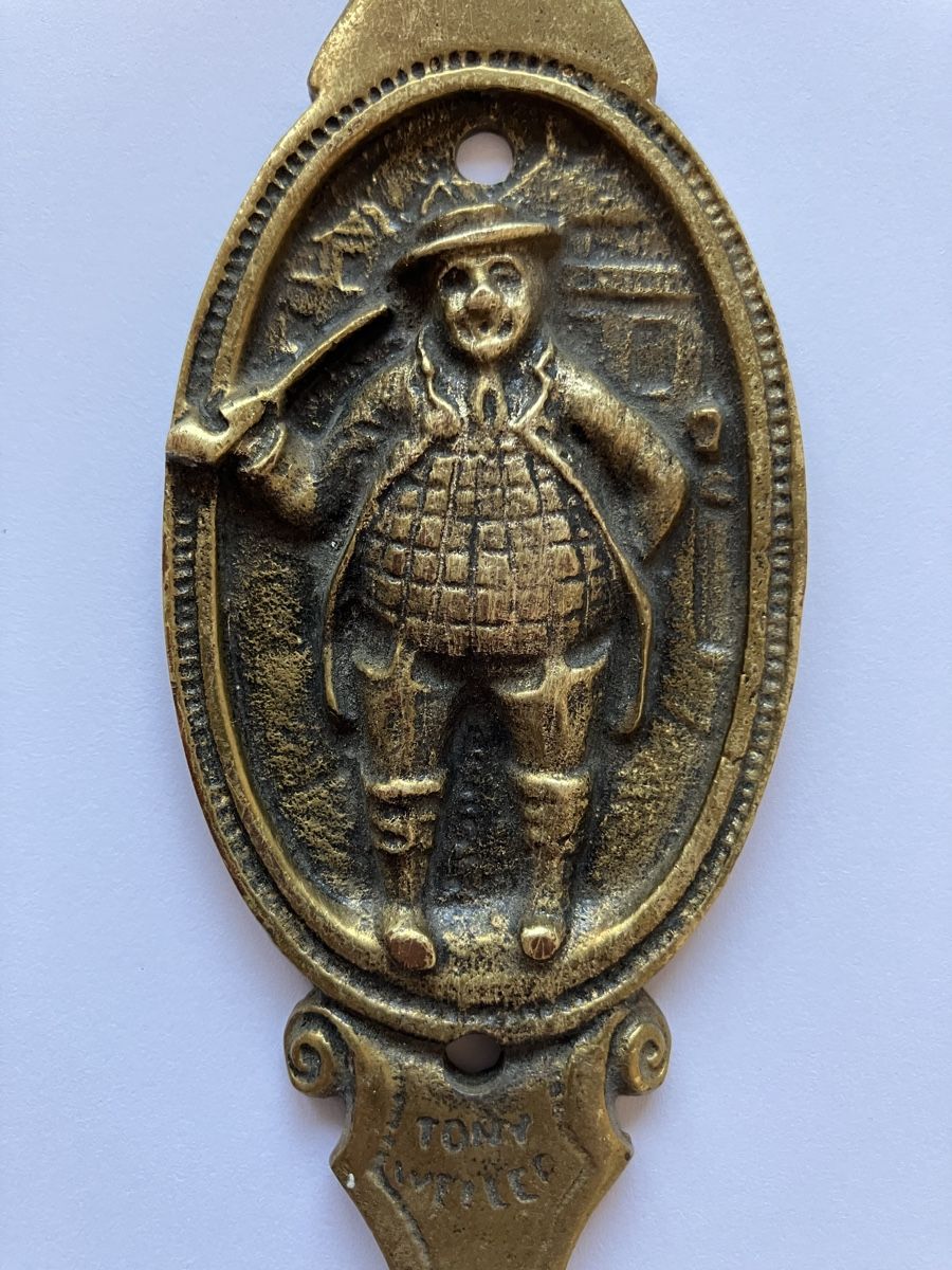 Appendiabiti: 2 vintage coat hat hook wall hangers – Usato da Lugano venduto da sel_x7bg 2