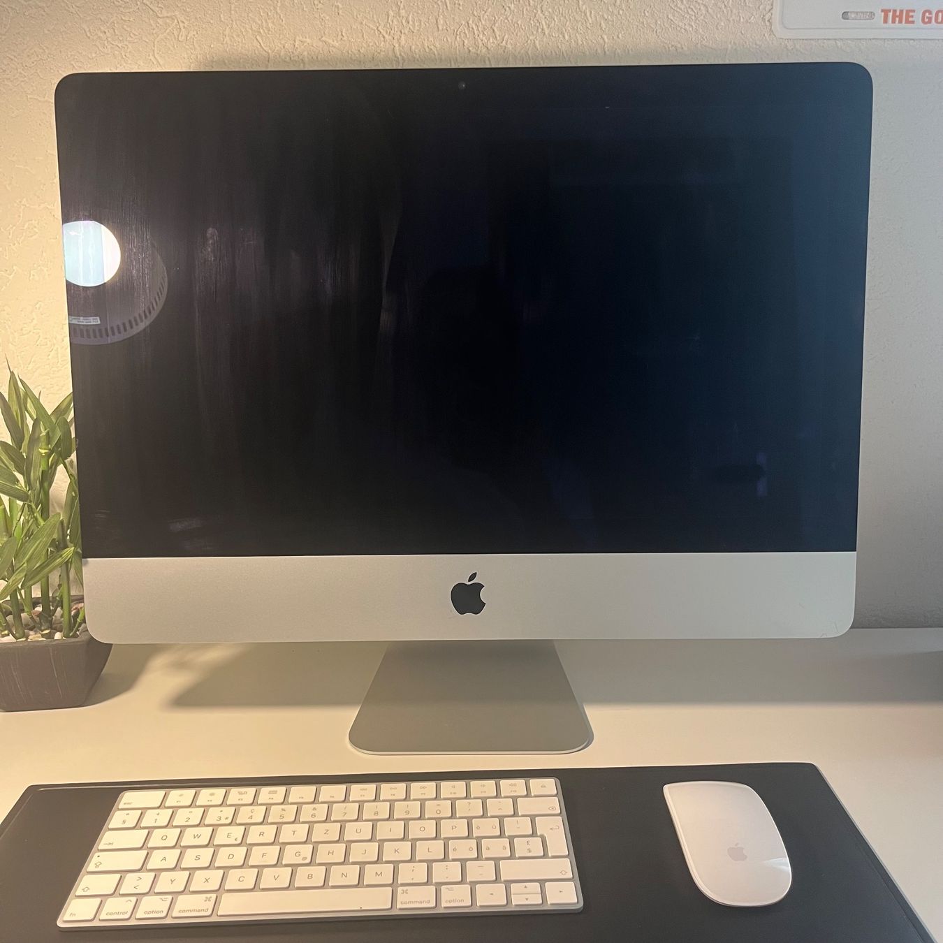 Apple PC: iMac (21.5 pouces, fin 2013) + périphériques – Usato da St-Maurice venduto da mathiii.ss
