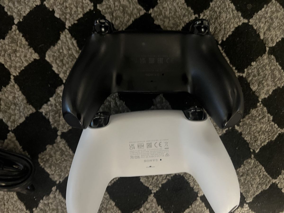 Sony Konsolen: PlayStation 5 . PS5 – Gebraucht aus Zürich von admiraal7 2