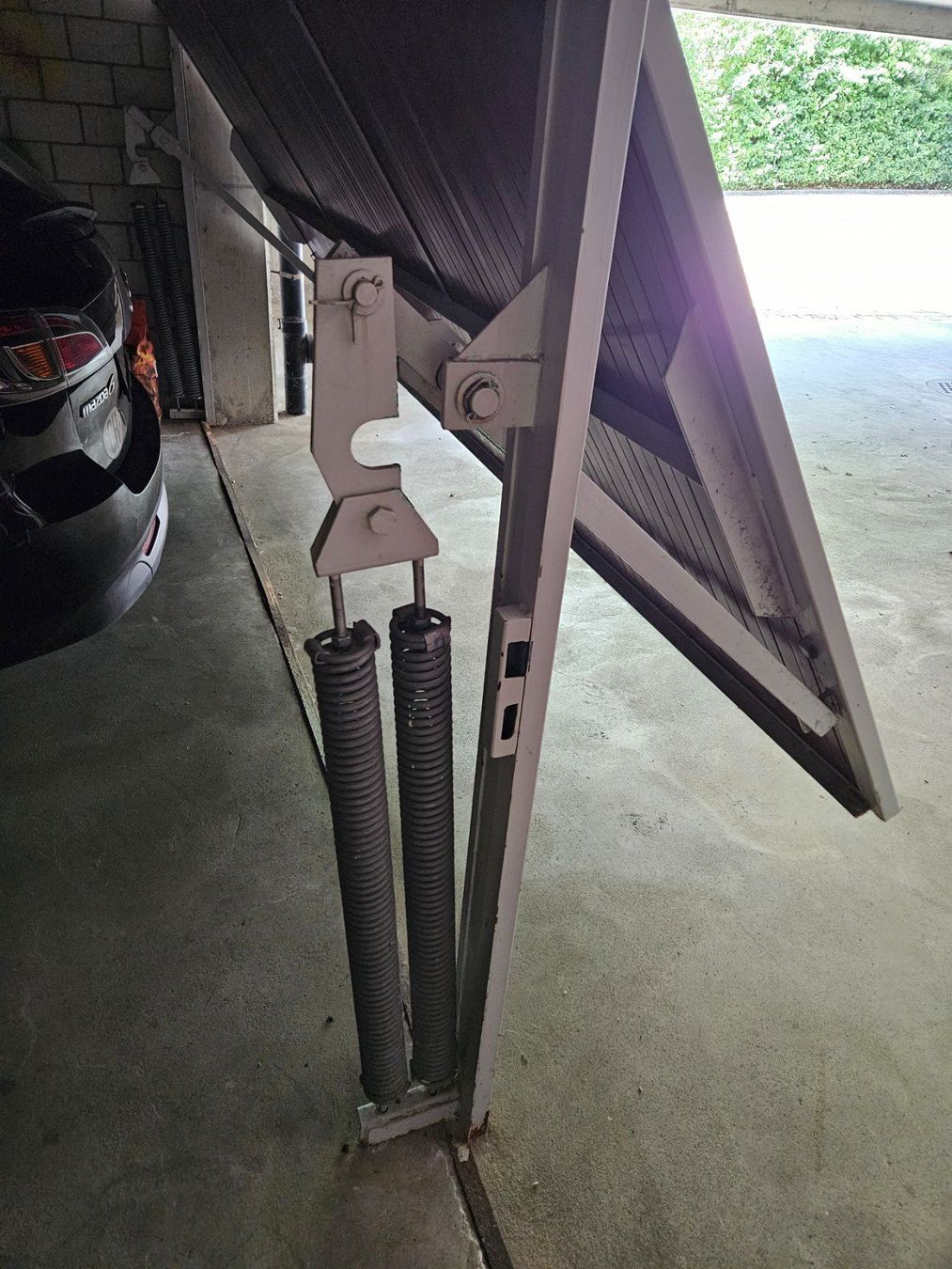 Porte: Gebrauchtes Garagentor fast zu verschenken, mit Antrieb – Usato da Flurlingen venduto da pow_x8g6 1
