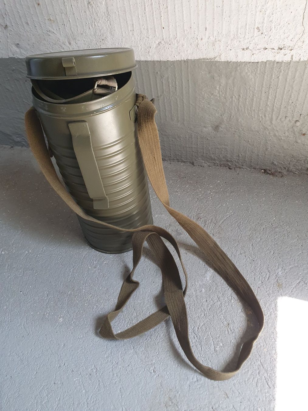 Sonstige Antiquitäten & Kunst: Alte Gasmaske Militär – Gebraucht aus Winterthur von Natascha_1994
