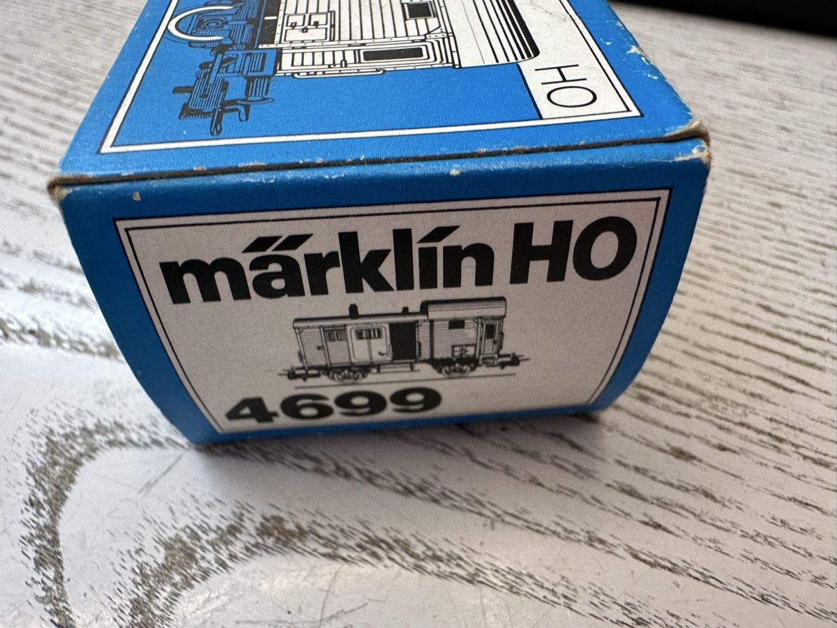 Märklin Modellini di ferrovie: Märklin 4699 DB Gepäckwagen – Usato da Lupsingen venduto da New-Haven 3