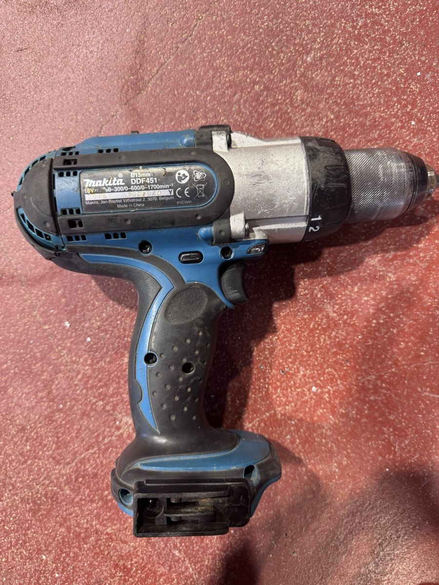 Makita Tous les outils: Makita DDF 451 DEFEKT – Défectueux à Buchs SG par Jaci95 1