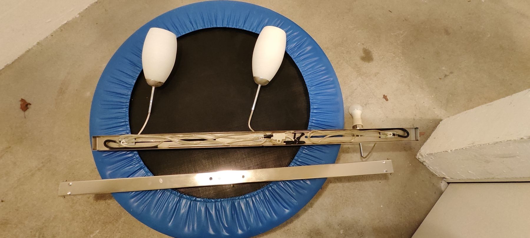 Lampade: Lampe de salle à manger – Usato da Fribourg venduto da nezchaud 1
