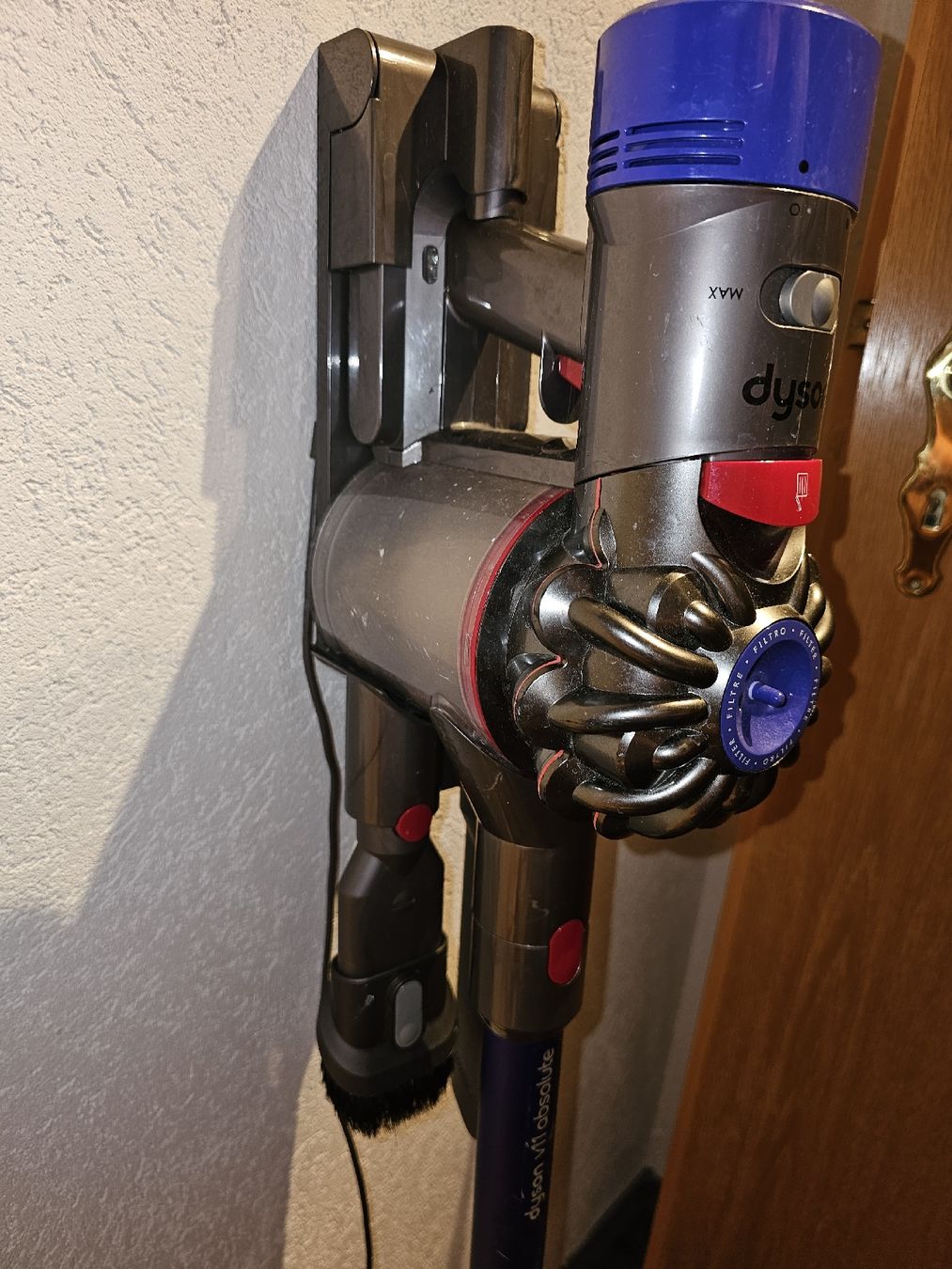 Dyson Aspirapolveri & Accessori: Dyson V10 Absolute Akku-Staubsauger – Usato da Seuzach venduto da hwulf 1