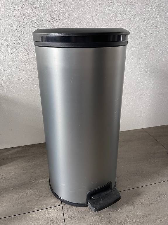 Cestini per rifiuti: Abfalleimer – Usato da Arni AG venduto da GerberSandra 1