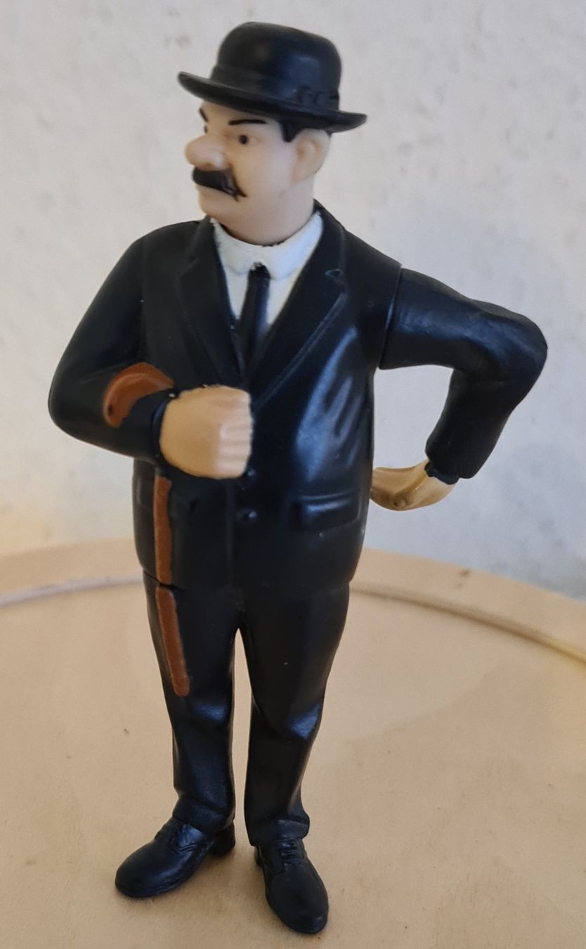 Figuren: Detektiv Schultze von Tim & Struppi 2011 – Gebraucht aus Winterthur von bibummi 3