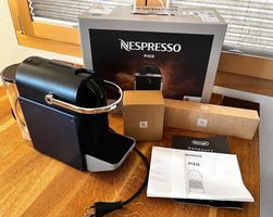 Nespresso Pixie dunkelblau mit Barista Set, nur kurz benutzt