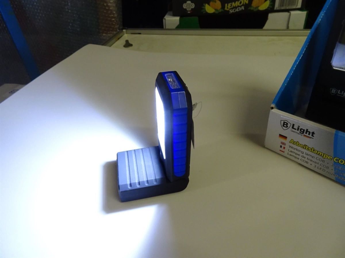 Lampade: ultrahelles LED Arbeitsleuchte – Nuovo e nell'imballaggio originale da Necker venduto da liq24