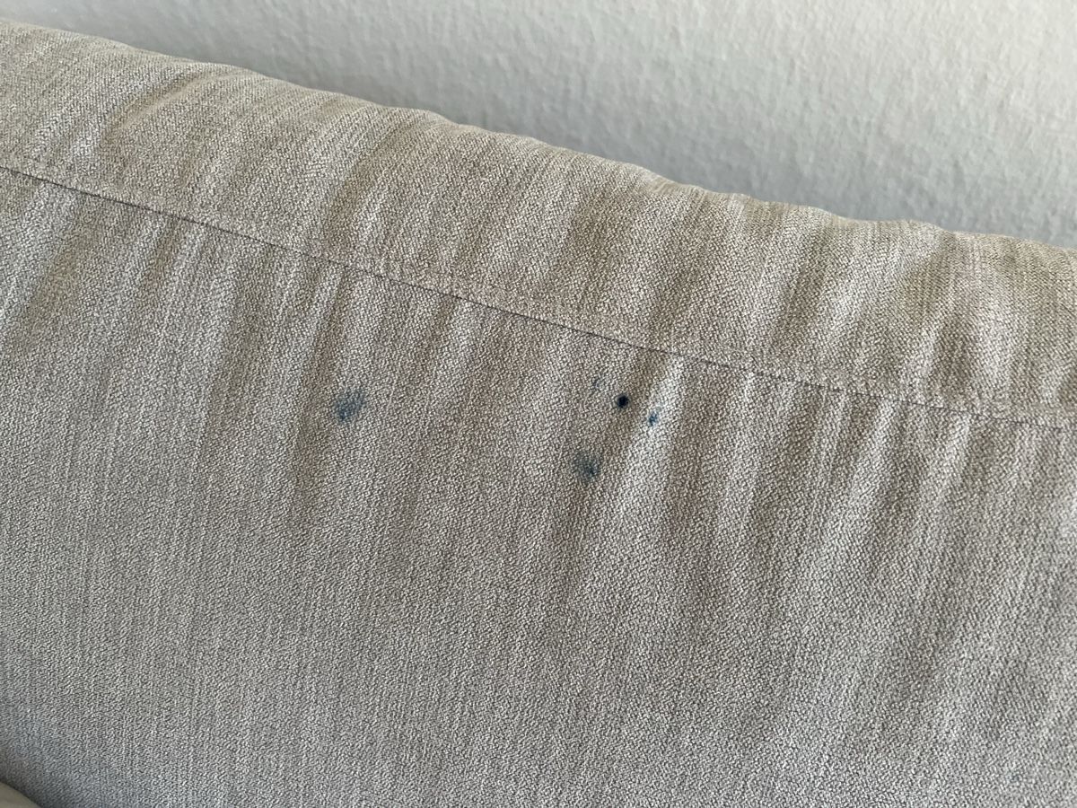 Sofas: Ecksofa mit Bettfunktion und Stauraum, grau, mit Flecken – Gebraucht aus Basel von wil_c92f 4