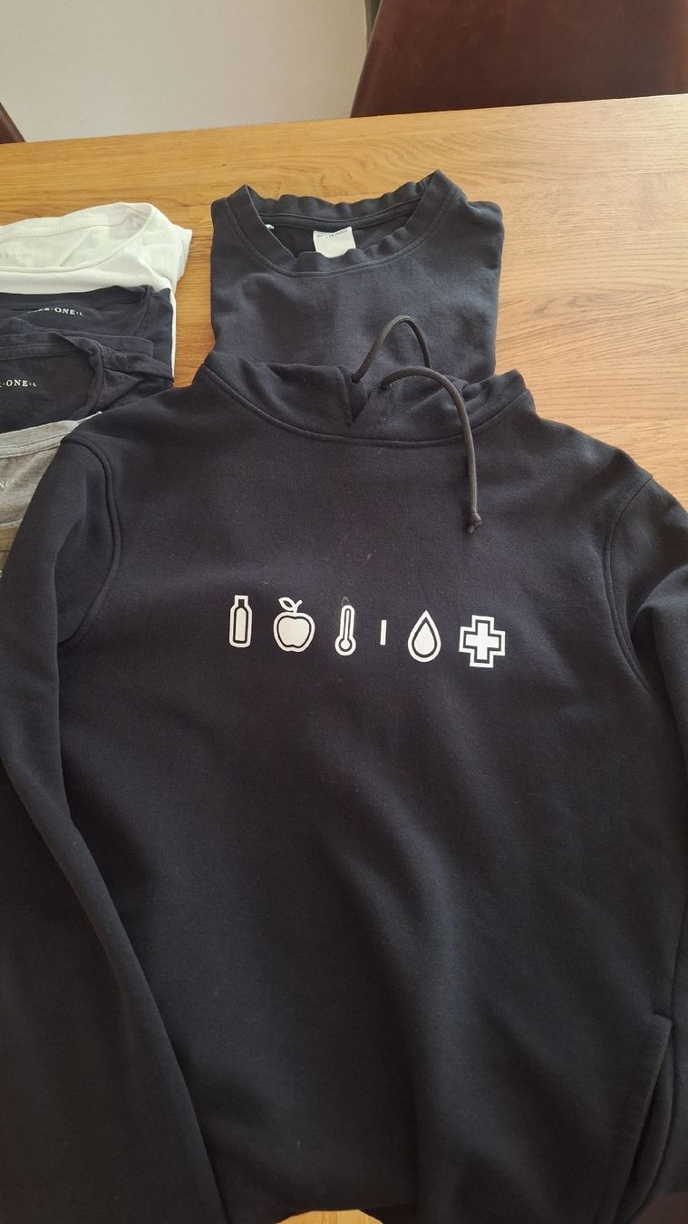 Lotti di vestiti: T - Shirt grösse M – Usato da Winterthur venduto da AllesWasDuBrauchst 1