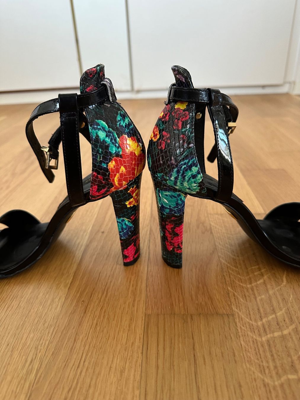Scarpe da donna: Ledersandale – Usato da Urdorf venduto da fairfashion 2