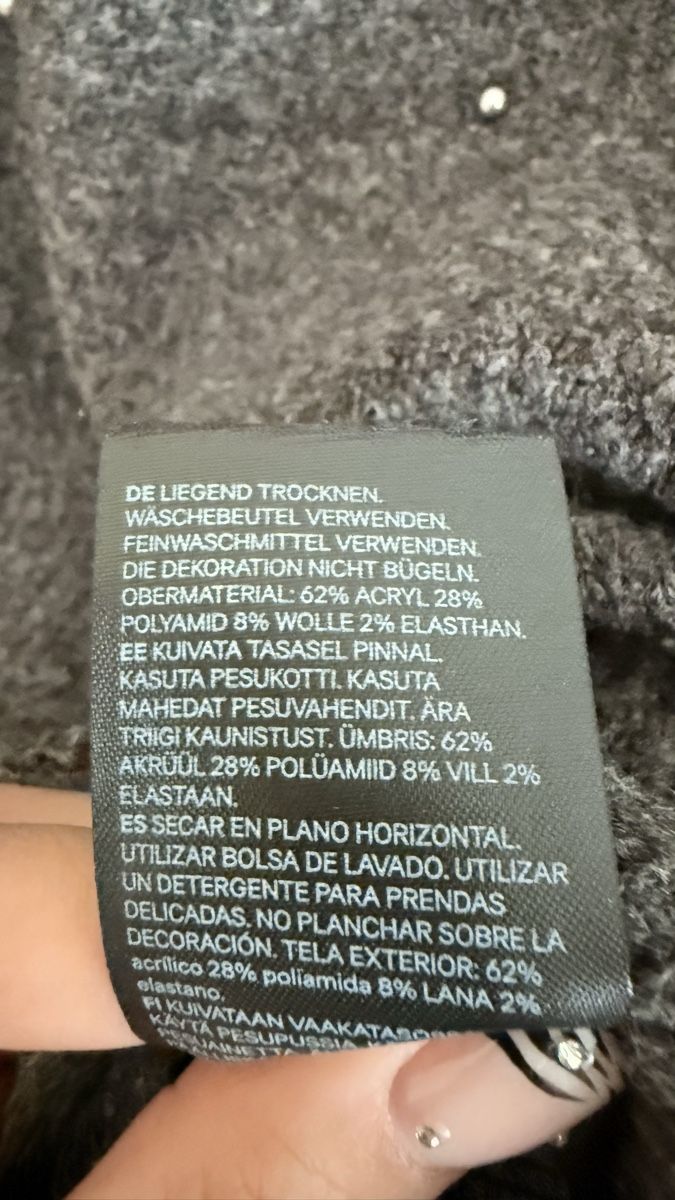 H&M Pullover & Sweatshirts: Pullover mit Perlen, Grösse XS – Gebraucht aus Thun von tat_zb9b 2