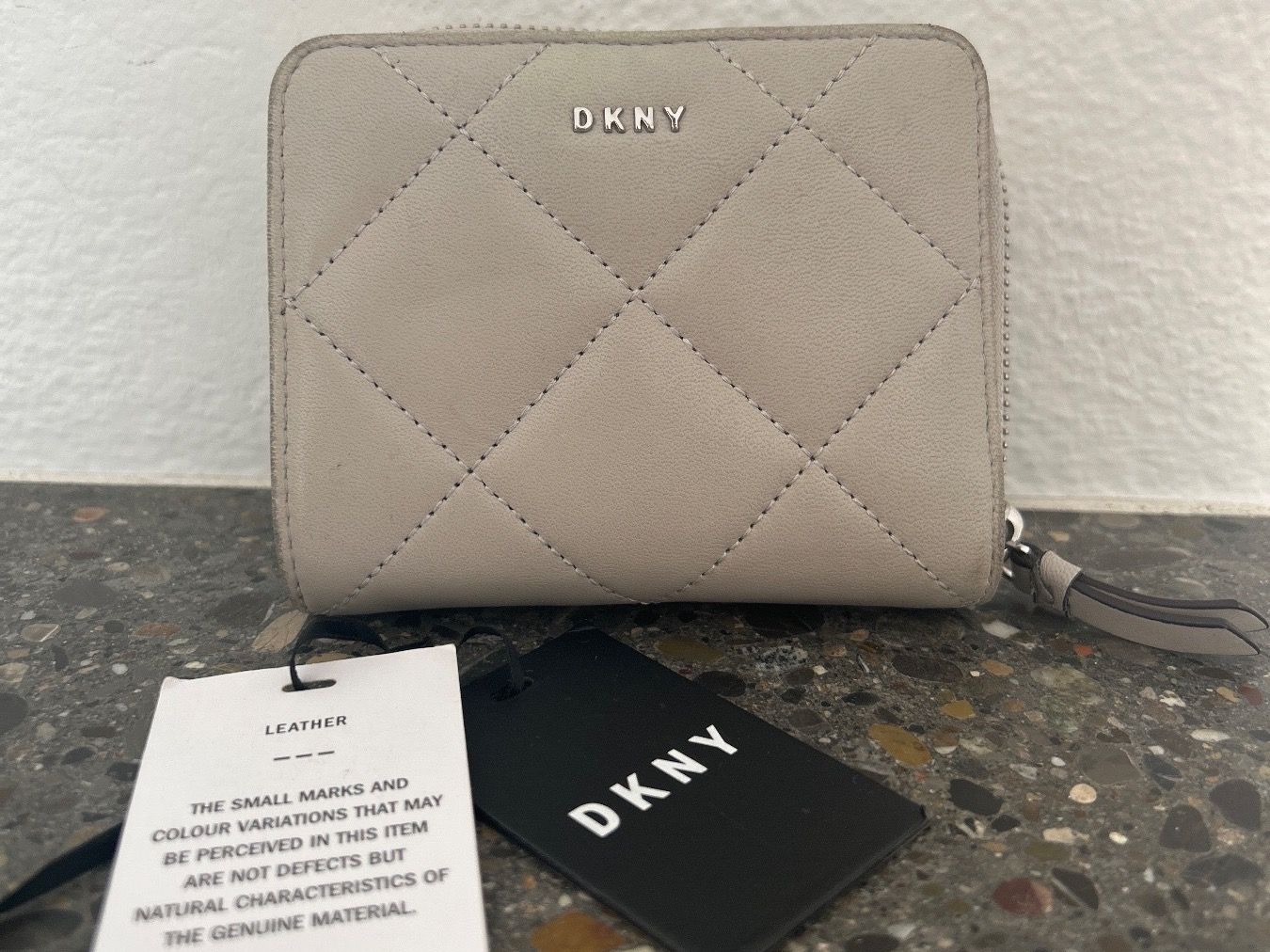 DKNY Portemonnaie: DKNY Barbara SM Carryall Liegt Gray – Neu (gemäss Beschreibung) aus Zumikon von Valeri79 3