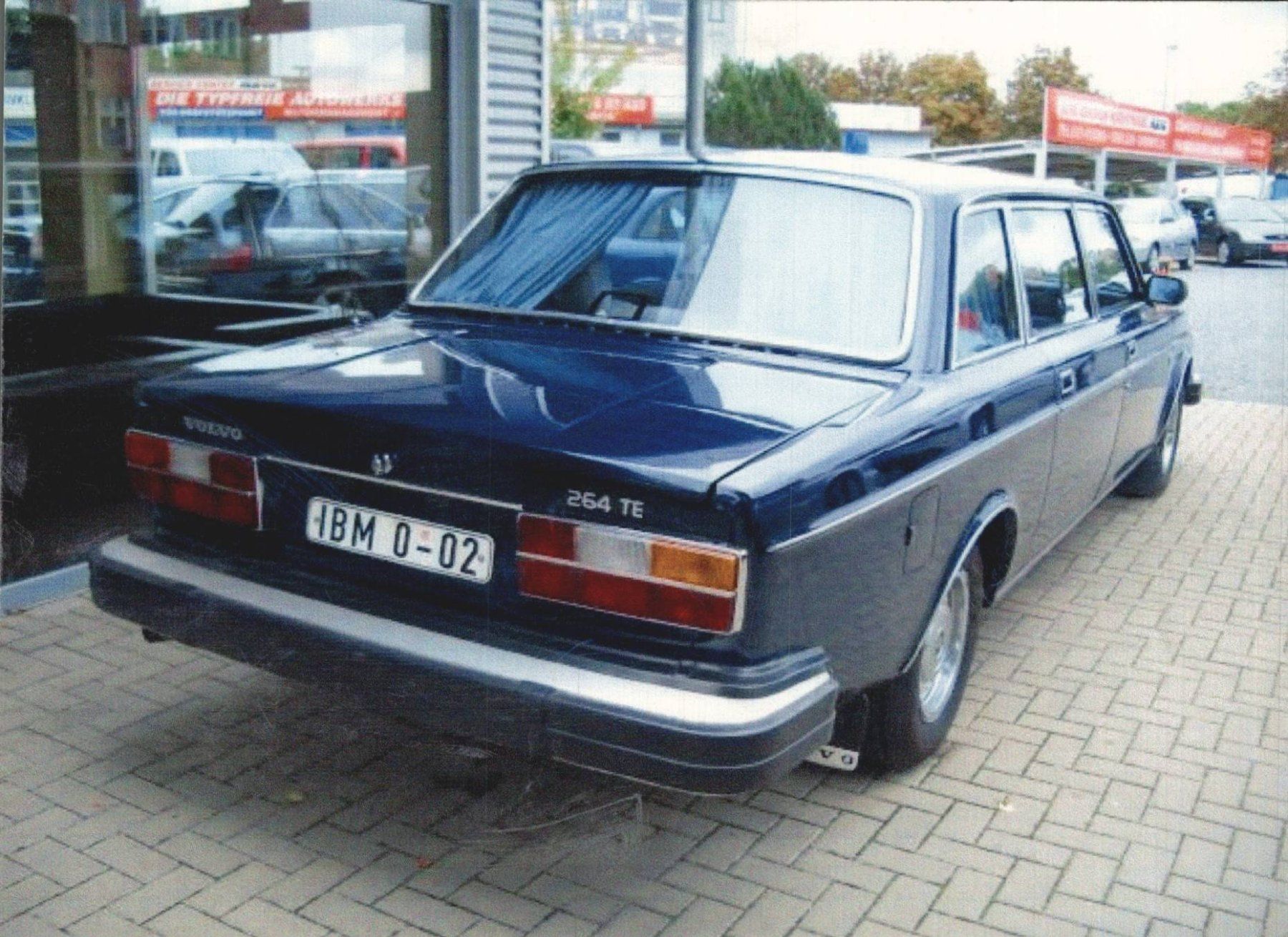 Foto & Immagini: 8 Bilder Volvo 264 TE, Oldtimer, Staatskarosse DDR – Usato da Luzern venduto da Kartenansicht 3