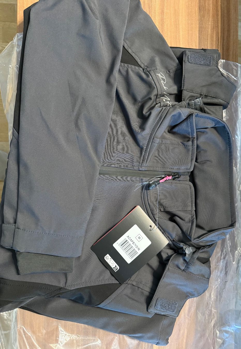 Giacche: Peak Mountain Cafe-Jacke - Grau und Schwarz – Nuovo e nell'imballaggio originale da Brig venduto da eyra2000 4