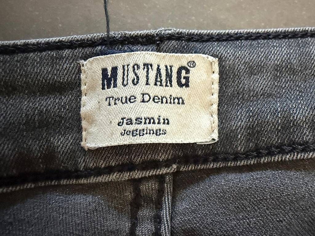 Jeans: Mustang Jeans Damen - Grösse 29/32 – Gebraucht aus Aegerten von Blanc11 4
