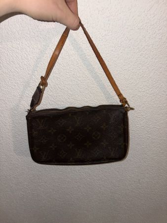 Louis Vuitton Pochette Accessoires Monogram