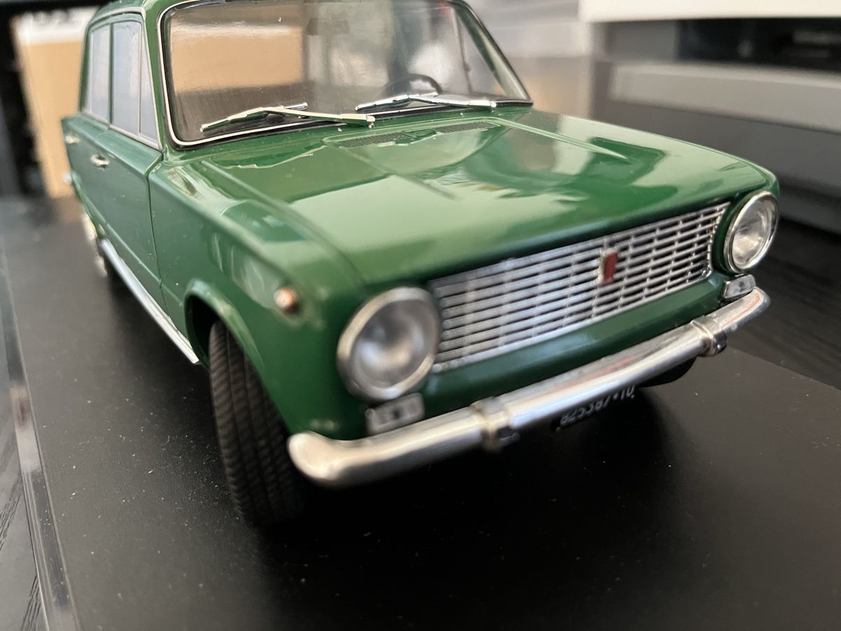 Fiat Modellini d'auto: Fiat 124.   1:18 – Nuovo (secondo la descrizione) da Rümlang venduto da Papamoll4 6