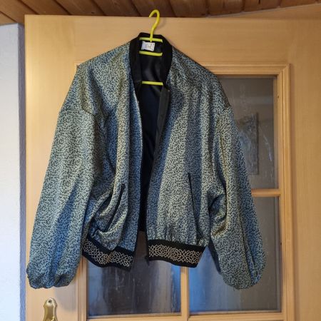 Blousonjacke mit Perlenstickerei