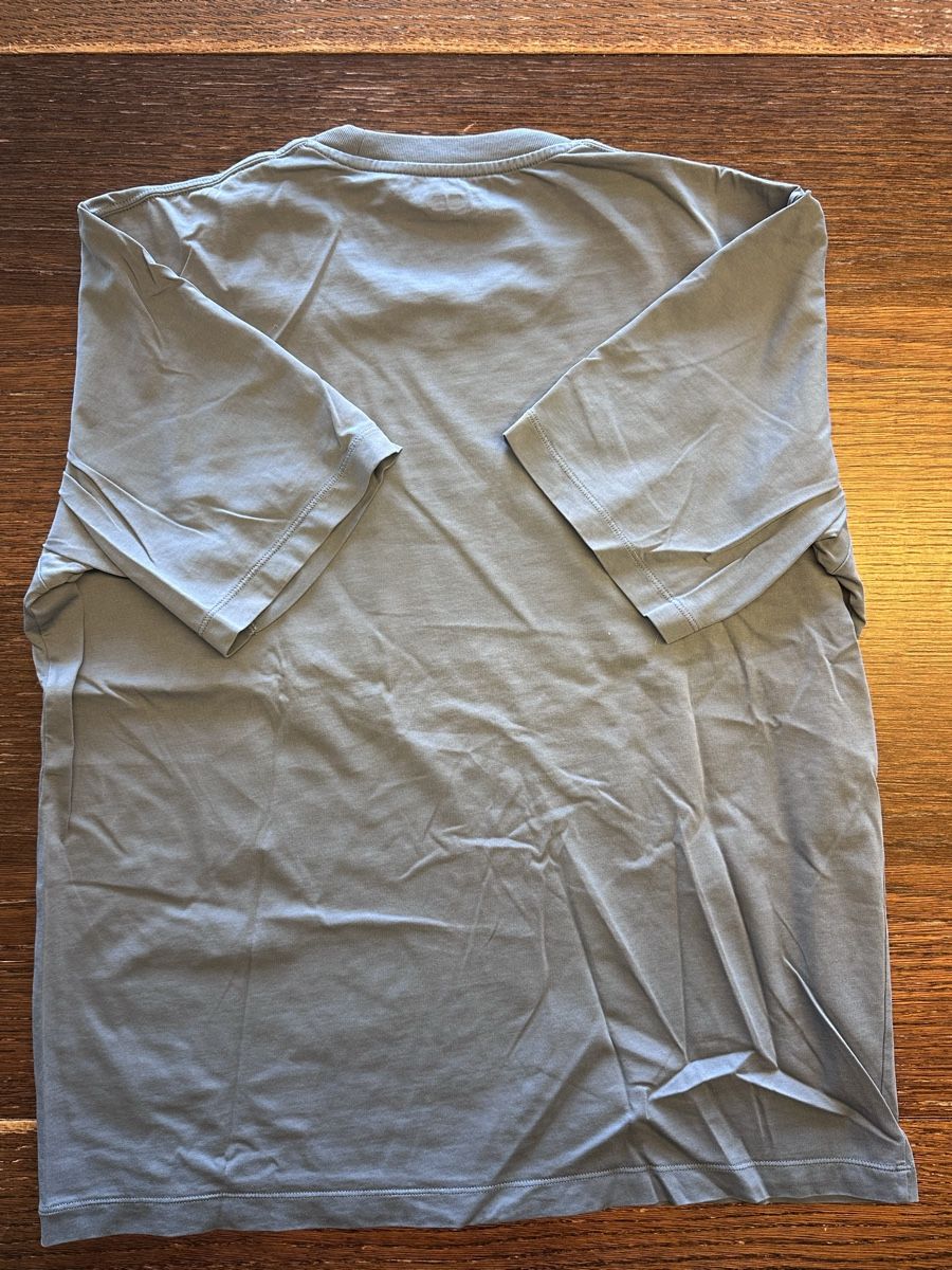 Uniqlo T-shirt: Uniqlo Shirt – Usato da Zürich venduto da davozn 2