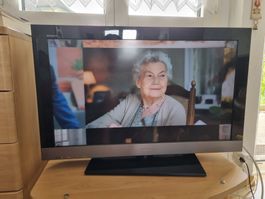 Sony TV 30 Zoll, mit Fernbedienung