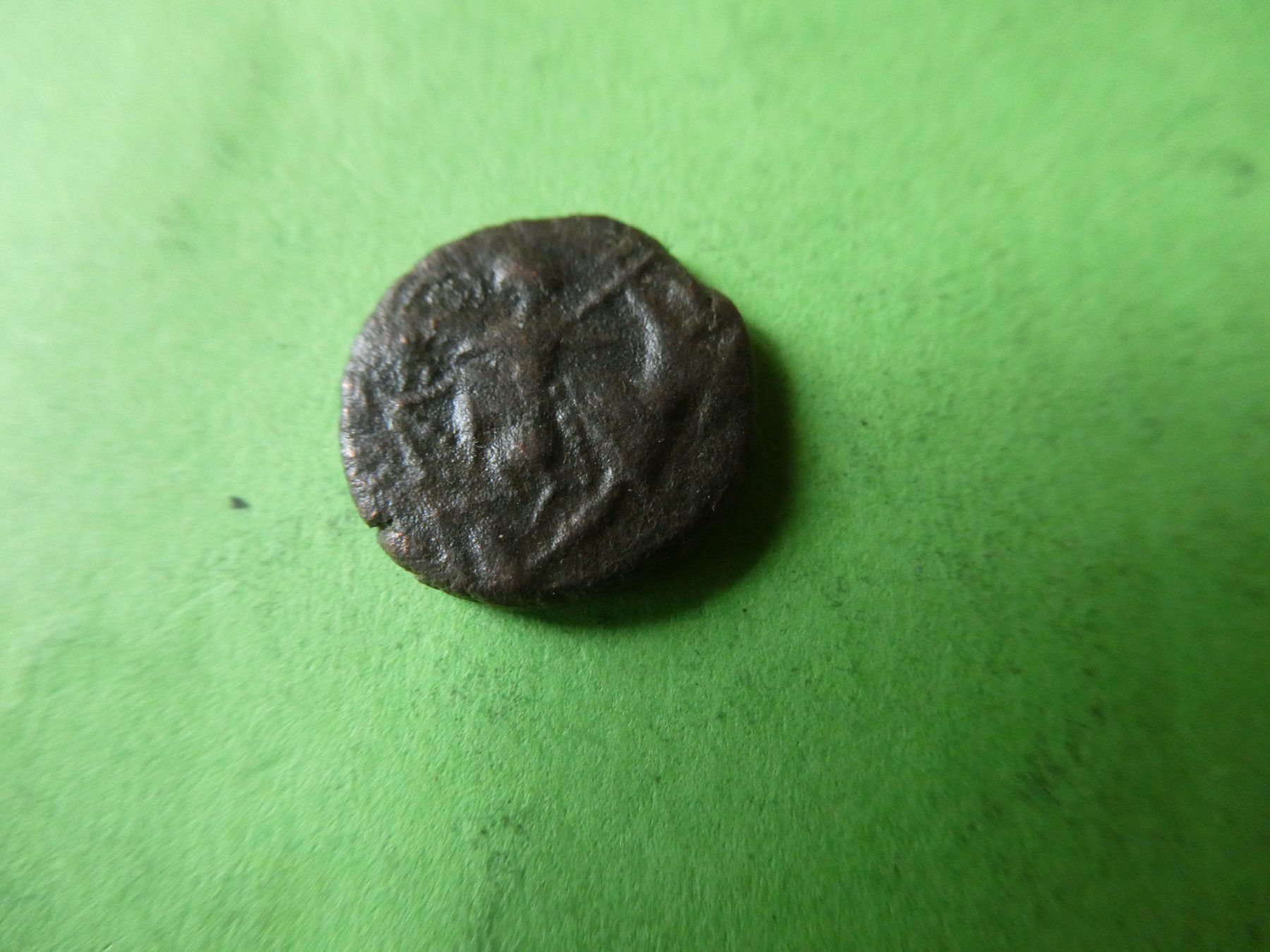 Alle Münzen: uralte Bronzemünze 14 mm     2.11 g – Gebraucht aus Hinterforst von Rohusri 2
