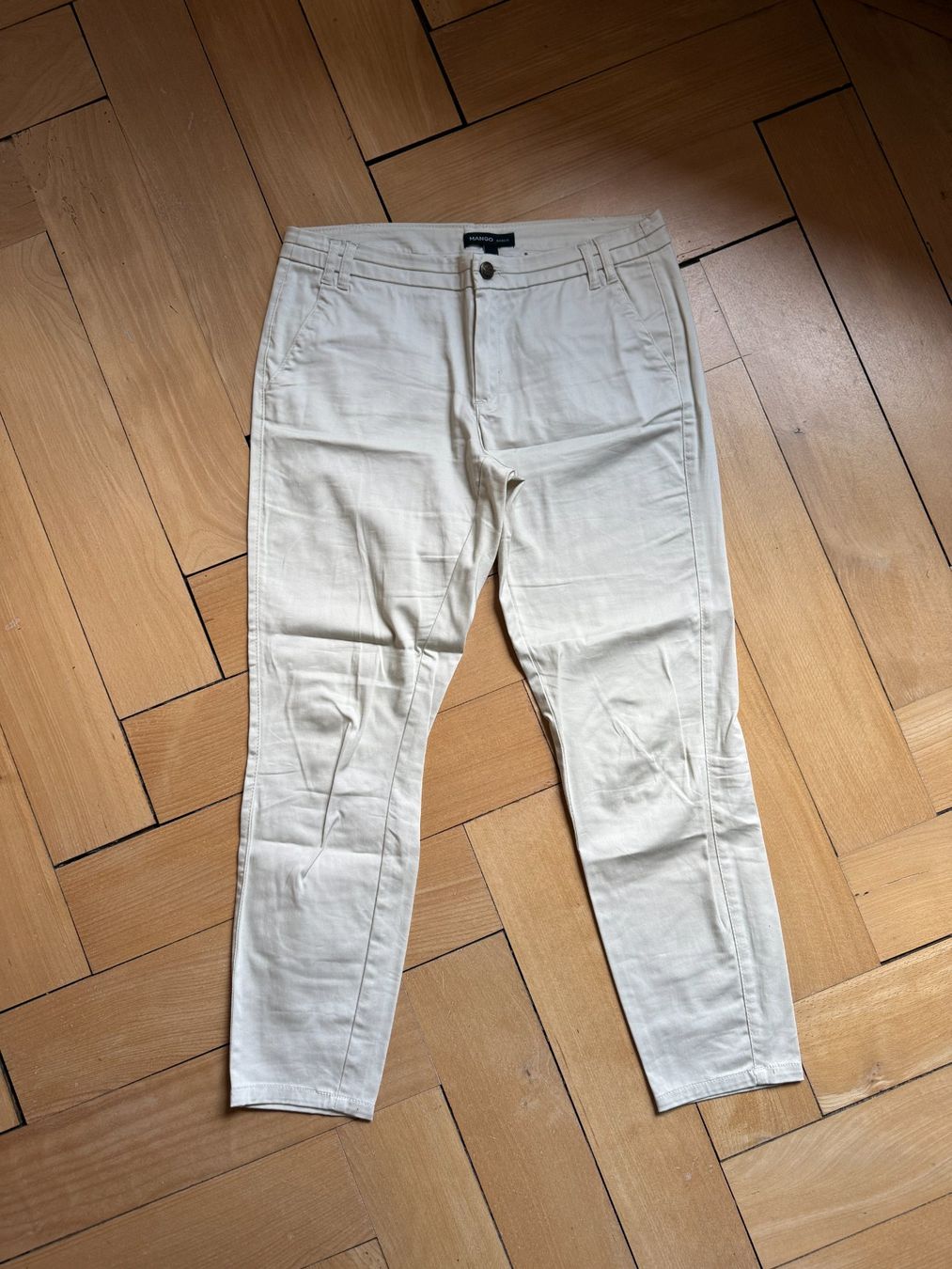 Mango Pantaloni: MANGO - Chino Hose crèmefarben 38 – Usato da Zürich venduto da Diazaio