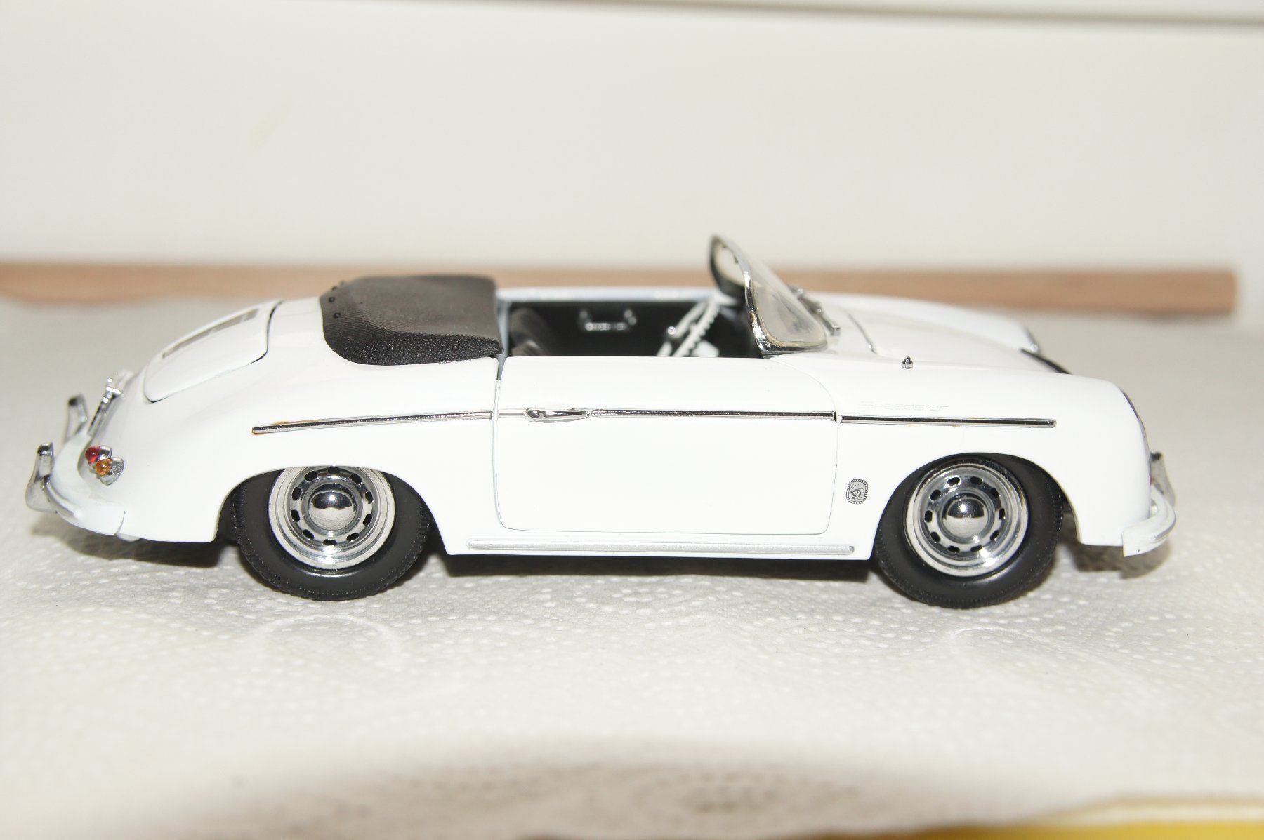 Porsche Modellini d'auto: PORSCHE 356 SPEEDSTER 1956 – Nuovo (secondo la descrizione) da Guntmadingen venduto da Kringel327 2