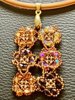 Sautoir doré et son pendentif artisanal perles verre