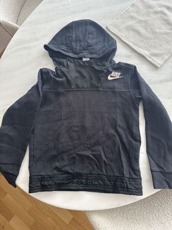 Nike Sweatshirt schwarz mit Kapuze - Größe XS!