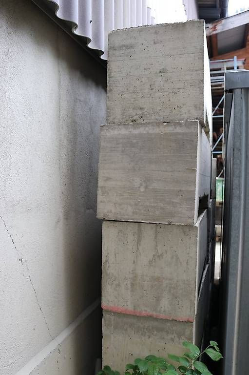 Pietre & tegole: Betonklötze pro Stuck – Usato da Unteriberg venduto da Konstibau 1