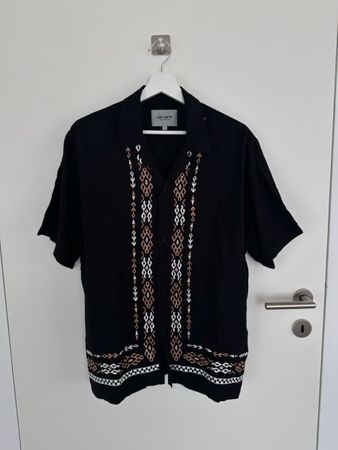 Carhartt Hemd Grösse L mit Stickerei – Sommerlicher Look!
